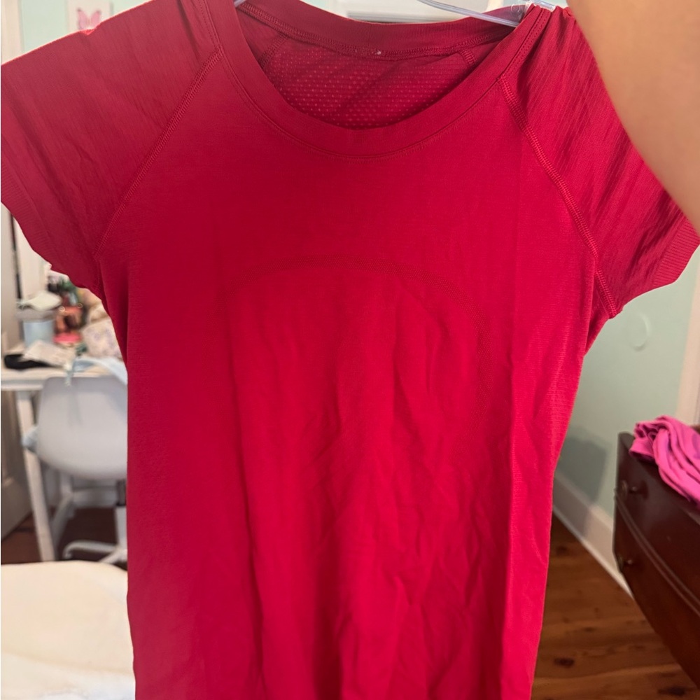 Lululemon Athletica Red Fitted Short Sleeve Muscle Tee